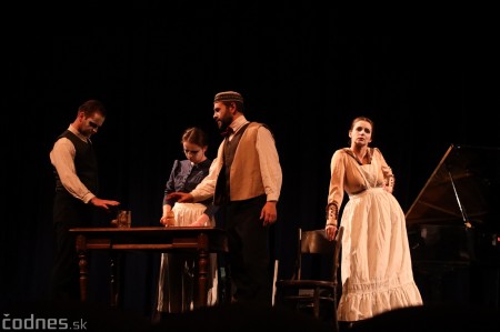 Foto: Josef Švejk - Divadlo Aréna - Frenkieho Vianoce v divadle 2019 - divadelný festival Myjava 3