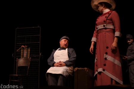 Foto: Josef Švejk - Divadlo Aréna - Frenkieho Vianoce v divadle 2019 - divadelný festival Myjava 62