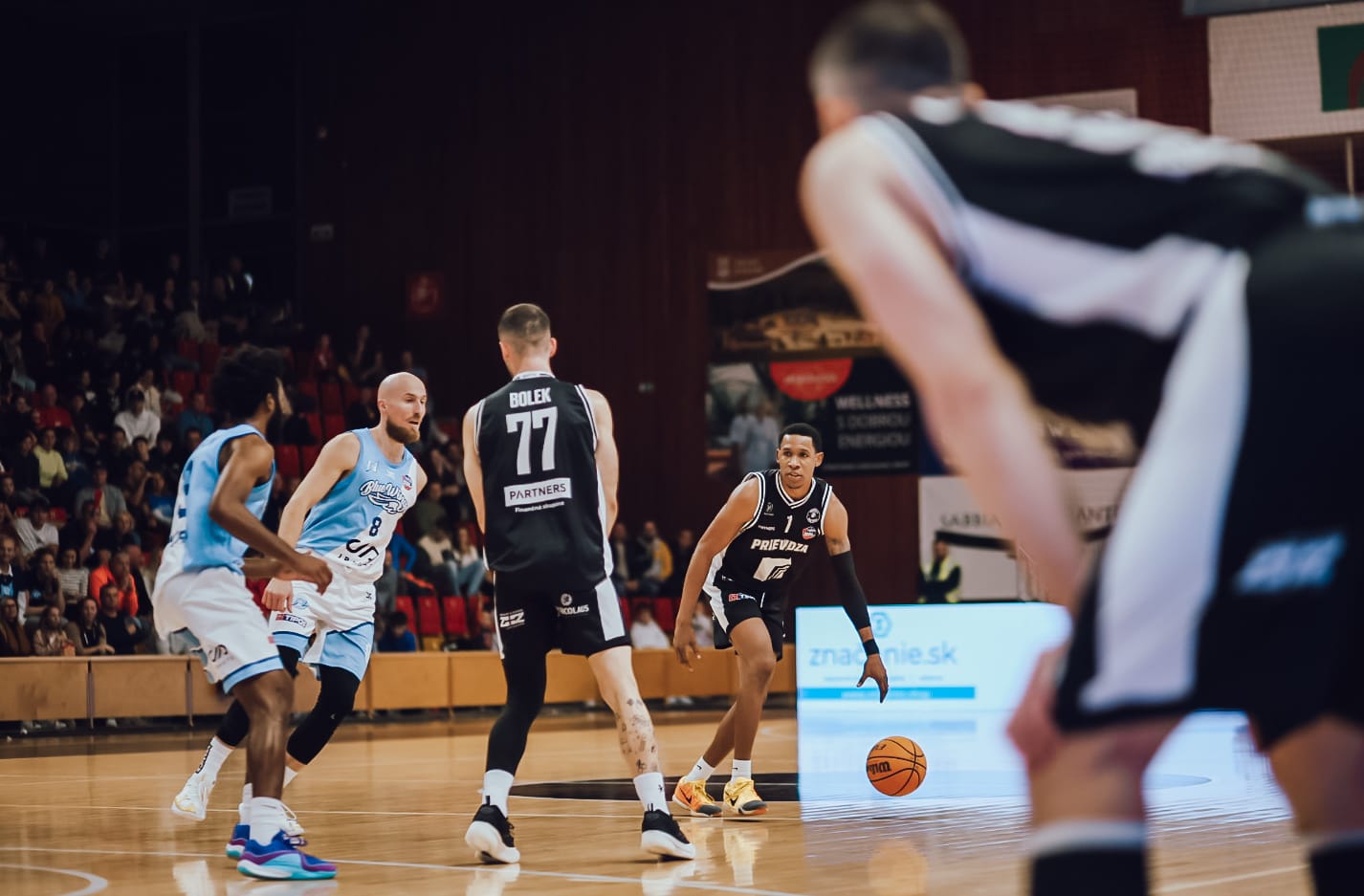 Foto: Nitra Blue Wings, si pripísala štvrtý triumf v sérii, keď uspela aj na palubovke účastníka  európskych súťaží BC Prievidza 80:63